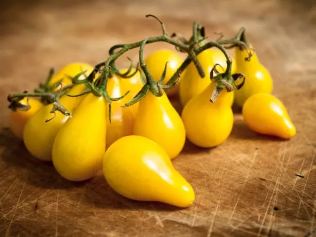 when and how to harvest yellow pear tomatoes