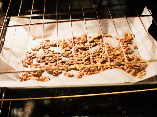 oven roasted pumpkin seeds